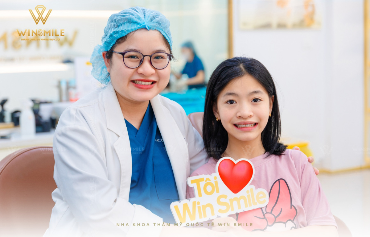 Bác sĩ Hứa Thị Xuân cùng khách hàng