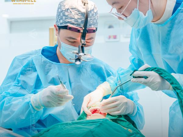Bọc răng sứ có cần điều trị tủy răng không?