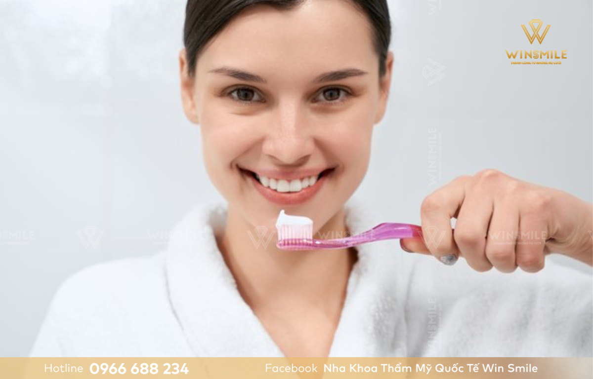 Chăm sóc răng miệng đúng cách sẽ duy trì hàm răng trắng sáng được lâu hơn