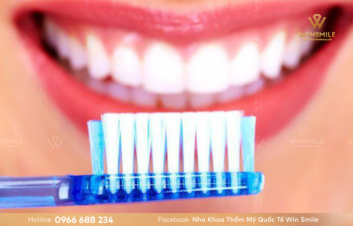Kết hợp tẩy trắng răng và đánh răng đúng cách để răng miệng luôn trắng sáng, khỏe mạnh