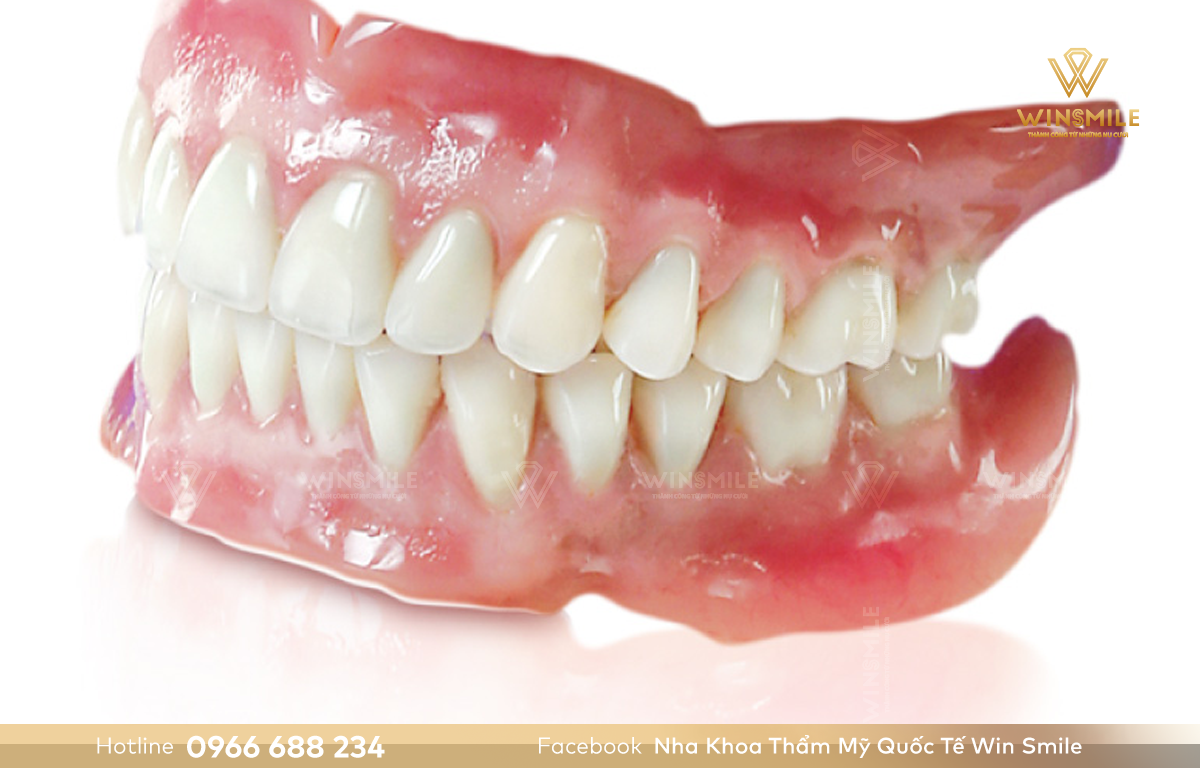 Trồng răng giả tháo lắp được dùng nhiều cho người cao tuổi.